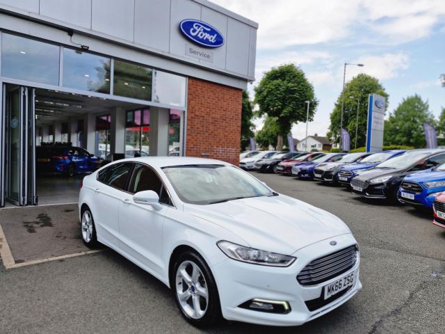 Ford 2.0 TDCi Titanium Hatchback 5dr Diesel Powershift Euro 6 (s/s) (180 ps)