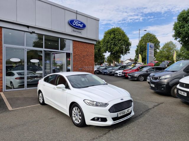 Ford 1.5 TDCi ECOnetic Titanium Hatchback 5dr Diesel Manual Euro 6 (s/s) (120 ps)